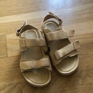 Cat & Jack teva style sandals size 11